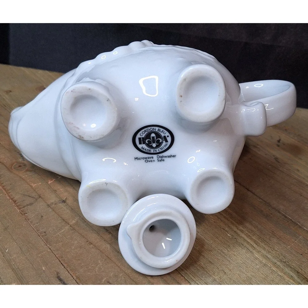 BIA Cordon Bleu White Porcelain Elephant Teapot Ceramic Glossy Animal Pitcher